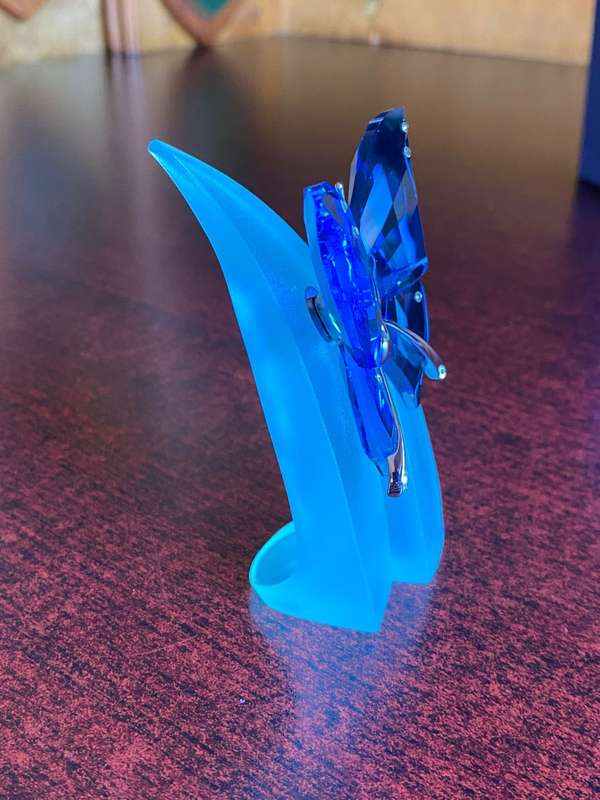SWAROVSKI CRYSTAL PARADISE AMBUR TURQUOISE BUTTERFLY WITH STAND 622735-RETIRED -SIZE 63 MM-INTRODUCE