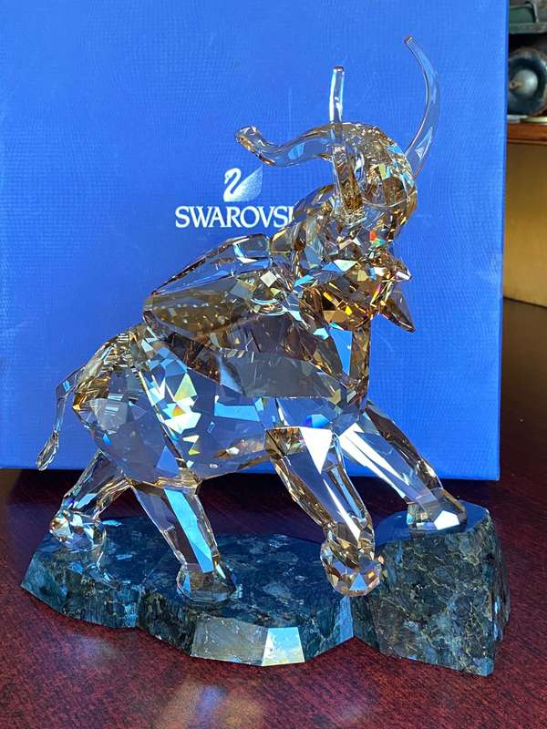 SWAROVSKI (VERY LARGE) ELEPHANT,CODE 1120446-COLOUR LIGHT+SAND ON CRYSTAL GRANITE BASE-SIZE 26,2X25,