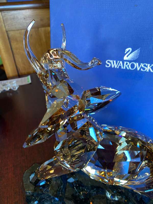 SWAROVSKI (VERY LARGE) ELEPHANT,CODE 1120446-COLOUR LIGHT+SAND ON CRYSTAL GRANITE BASE-SIZE 26,2X25,