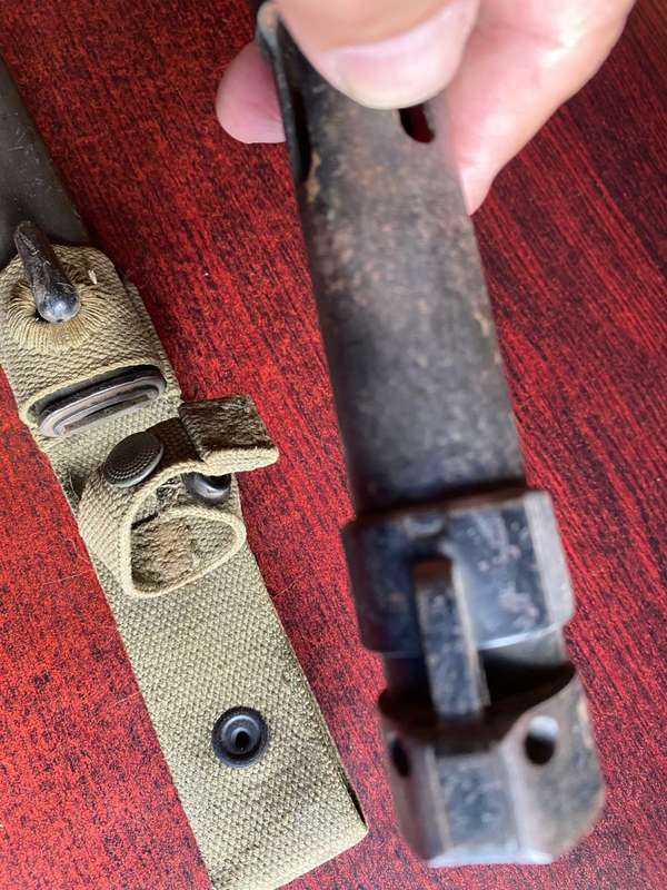 R1 BAYONET WITH PLASTIC SCABBARD AND WEBBING FROG