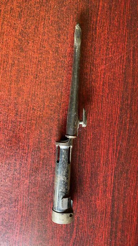 R1 BAYONET WITH PLASTIC SCABBARD