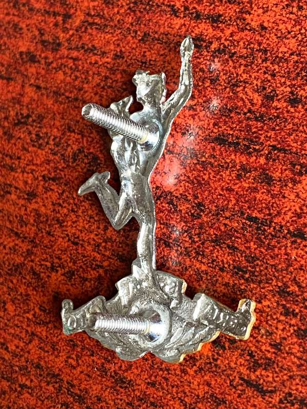 SA CORPS OF SIGNAL CAP BADGE-WORN POST 1959- 2 LUGS
