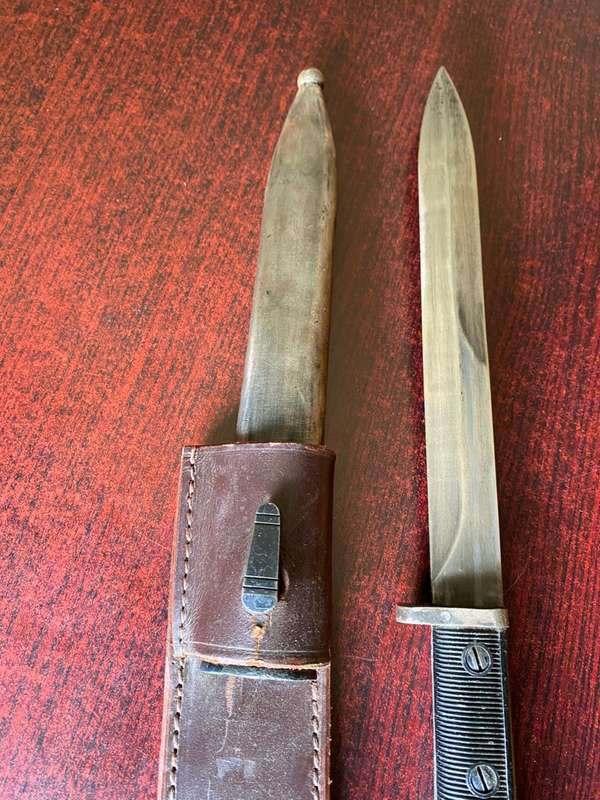 FN FAL TYPE A (1953) BAYONET-THE PRONGS ON THIS ONE WAS REMOVED-COMES WITH METAL SCABBARD AND LEATHE