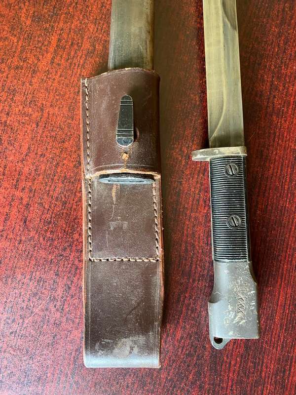 FN FAL TYPE A (1953) BAYONET-THE PRONGS ON THIS ONE WAS REMOVED-COMES WITH METAL SCABBARD AND LEATHE