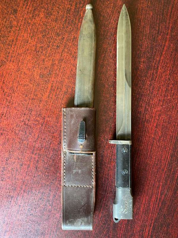 FN FAL TYPE A (1953) BAYONET-THE PRONGS ON THIS ONE WAS REMOVED-COMES WITH METAL SCABBARD AND LEATHE