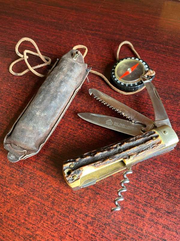 PUMA VINTAGE JAGDTASCHENMESSER 945-ROSTREI GERMANY-COMES WITH ORIGINAL SUEDE POUCH -BLADE LENGTH