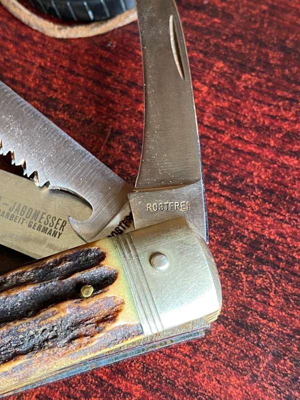 PUMA VINTAGE JAGDTASCHENMESSER 945-ROSTREI GERMANY-COMES WITH ORIGINAL SUEDE POUCH -BLADE LENGTH