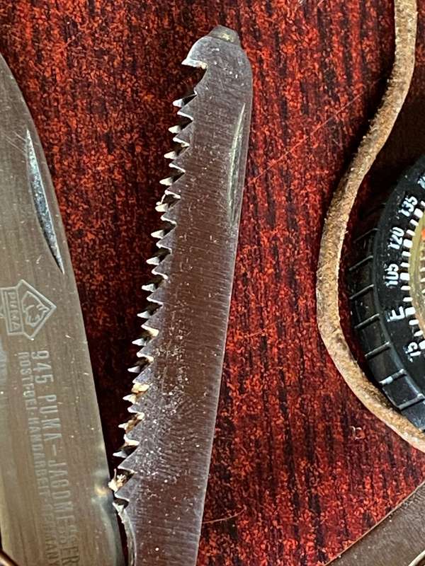PUMA VINTAGE JAGDTASCHENMESSER 945-ROSTREI GERMANY-COMES WITH ORIGINAL SUEDE POUCH -BLADE LENGTH