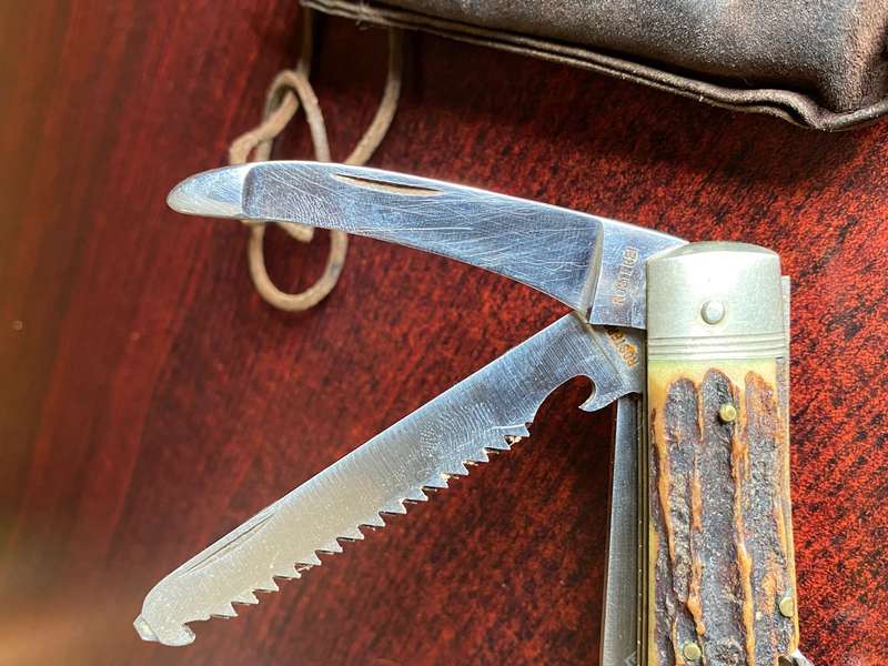 PUMA VINTAGE JAGDTASCHENMESSER 945-ROSTREI GERMANY-COMES WITH ORIGINAL SUEDE POUCH -BLADE LENGTH