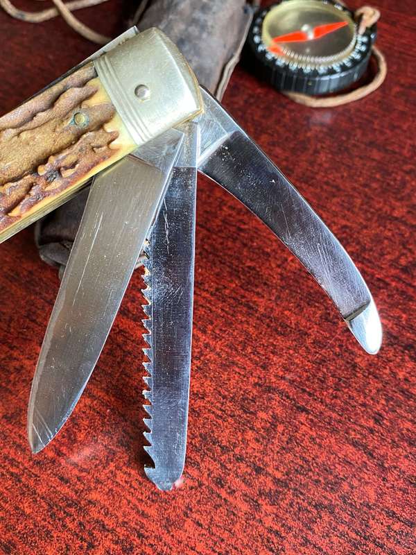 PUMA VINTAGE JAGDTASCHENMESSER 945-ROSTREI GERMANY-COMES WITH ORIGINAL SUEDE POUCH -BLADE LENGTH