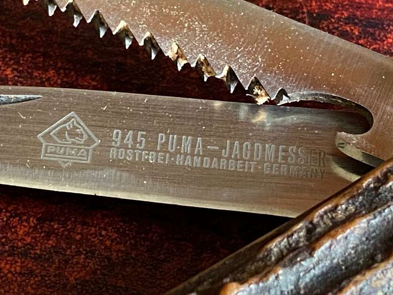 PUMA VINTAGE JAGDTASCHENMESSER 945-ROSTREI GERMANY-COMES WITH ORIGINAL SUEDE POUCH -BLADE LENGTH