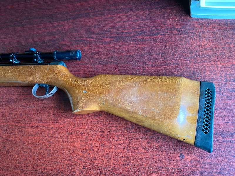 BSA METEOR AIR GUN MADE IN ENGLAND .177 CAL. WITH BISLEY DELUXE 4X20 SCOPE-PLEASE