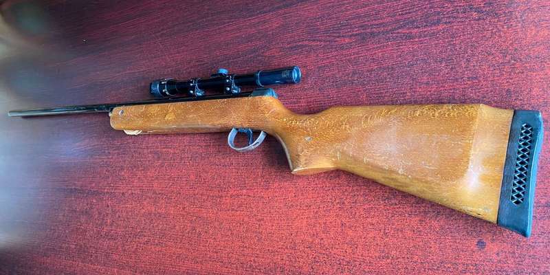 BSA METEOR AIR GUN MADE IN ENGLAND .177 CAL. WITH BISLEY DELUXE 4X20 SCOPE-PLEASE