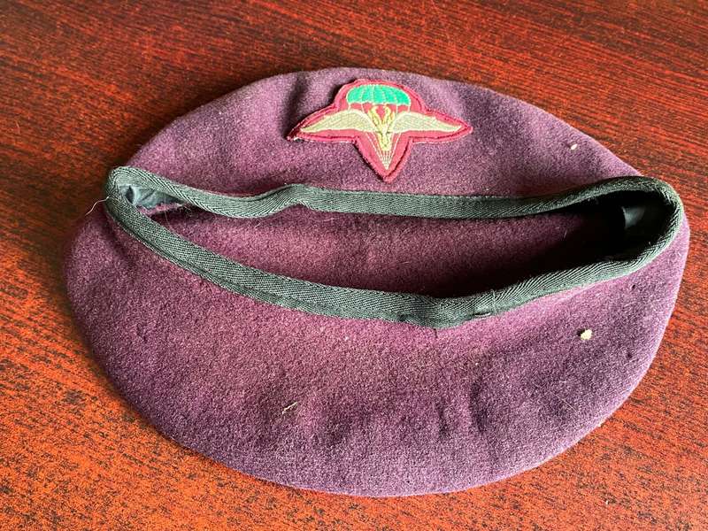 SA PARABAT BERET-OFFICERS,WORN FROM 1980'S-USED BUT GOOD