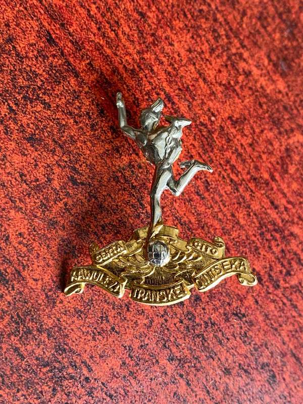 TRANSKEI SIGNALS CAP BADGE- 2 X LUGS