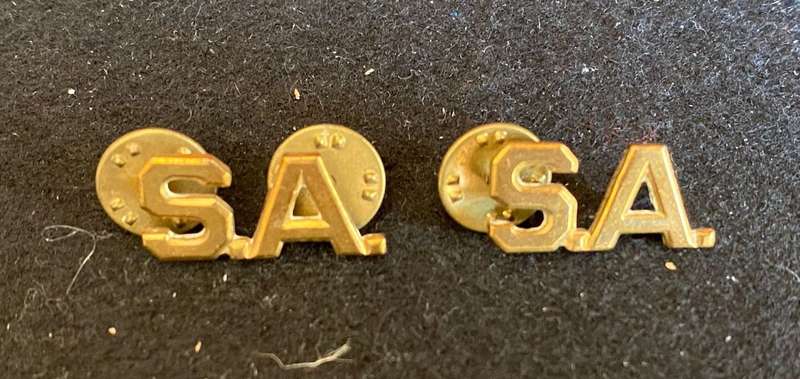 SA TITLE PAIR IN BRASS- PINS COMPLETE