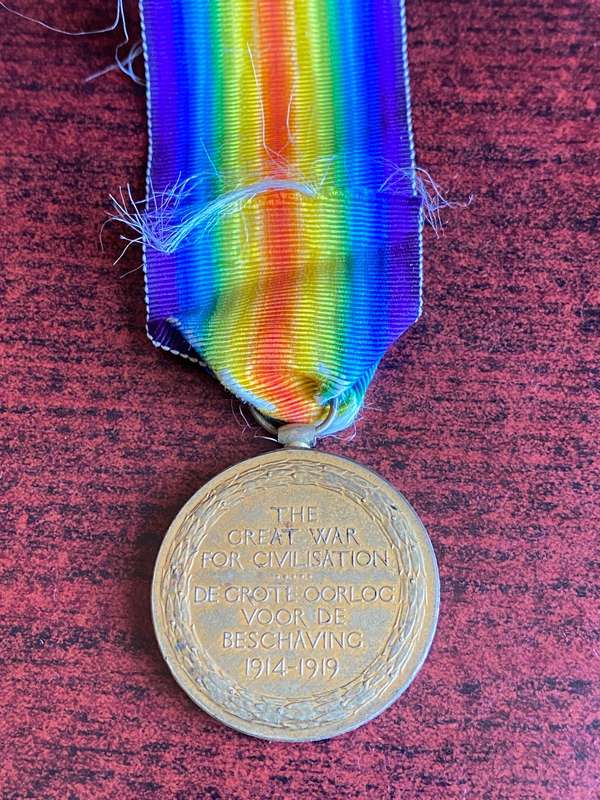 WW1 VICTORY MEDAL AWARDED TO PRIVATE W. BARRETT 8 SAI