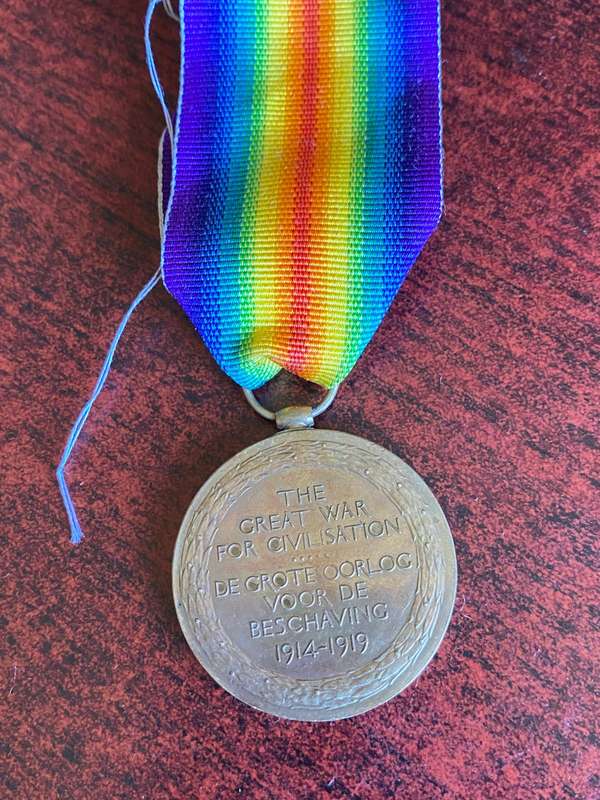 WW1 VICTORY MEDAL AWARDED TO RFN J.P.T. VATES- 1 ST S.A.M.R.- READ MORE INFO IN PICTURES -NAMING PAR