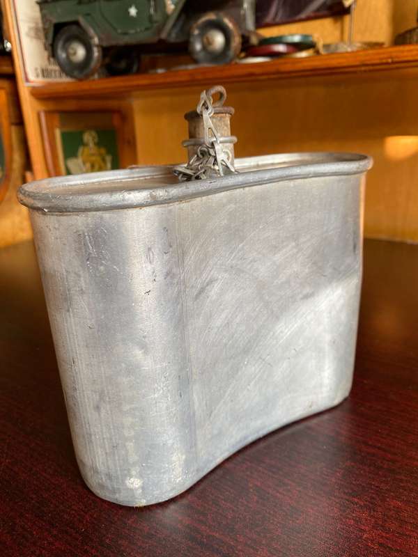 WW1 WATER BOTTLE-COMES WITH STOPPER- STILL GOOD CONDITION