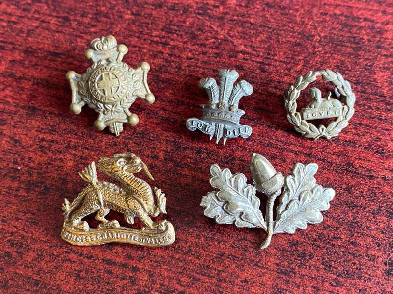 SELECTION OF 5 BRITISH UNITS COLLAR BADGES- SOLD TOGETHER