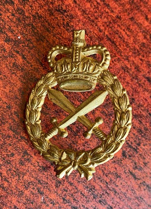 ROYAL AUSTRALIAN CORPS OF MILITARY POLICE (RACMP) CAP BADGE- 2 LUGS-FORMED 1916