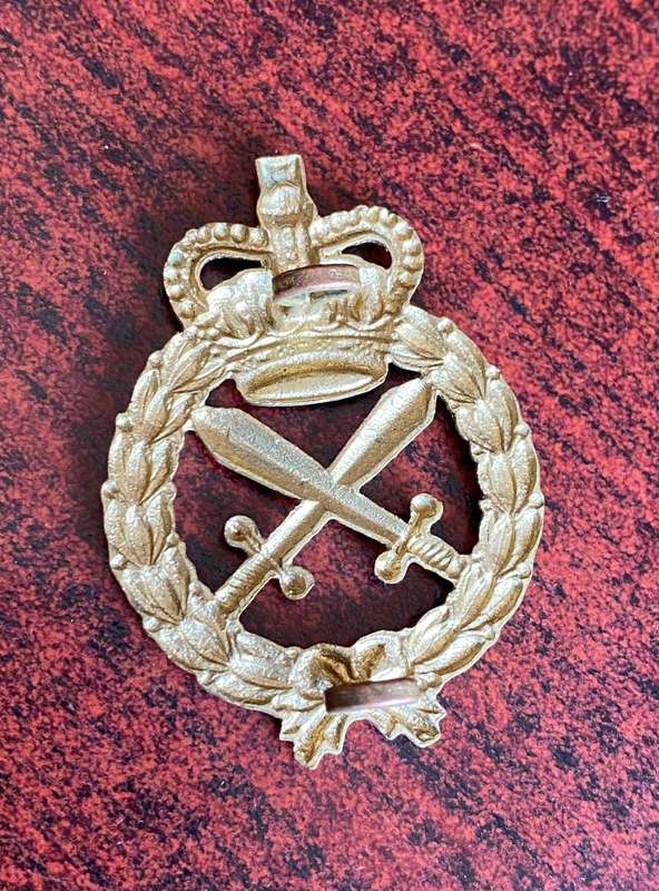ROYAL AUSTRALIAN CORPS OF MILITARY POLICE (RACMP) CAP BADGE- 2 LUGS-FORMED 1916