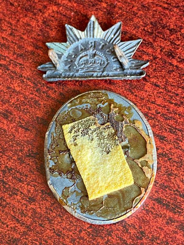 BOER WAR-AUSTRALIAN BADGE AND PHOTO THAT CAME WITH IT