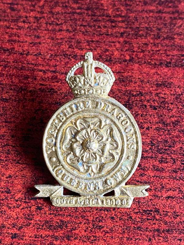 YORKSHIRE DRAGOONS (QUEENS OWN) CAP BADGE