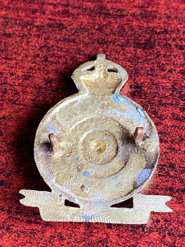 YORKSHIRE DRAGOONS (QUEENS OWN) CAP BADGE
