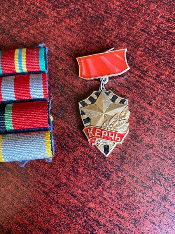 RUSSIAN MEDAL BARS+ 2 BADGES