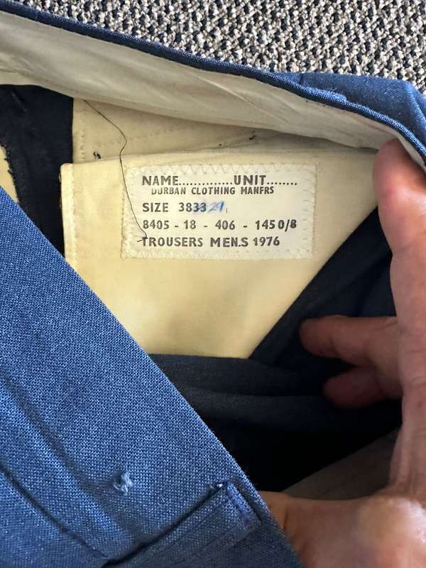 SAAF FLIGHT ENGINEERS UNIFORM COMPLETE,JACKET WITH TROUSERS (SIZE 34 PIPE LENGTH 69CM)JACKET (SIZE M