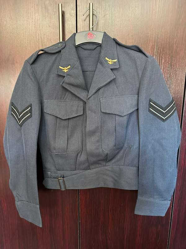 SAAF LADIES ,BUNNY JACKET,SIZE SMALL-MEASURES 37 CM ARMPIT TO ARMPIT-LABELLED-BORDER WAR PERIOD-GOOD