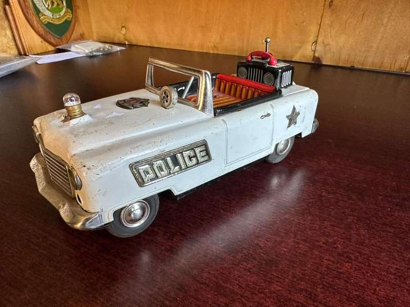 VINTAGE 1960'S JAPANESE TIN TOY OF A POLICE JEEP (NO 3)-PLEASE LOOK AT PICS FOR CONDITION-NOT TESTED
