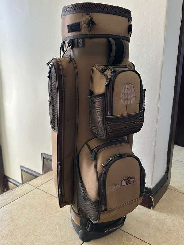 GREAT DIVIDER GOLF BAG IN GOOD CONDITION-PLEASE LOOK AT PICS-HEIGHT 84 CM-ALL ZIPS IN WORKING CONDIT