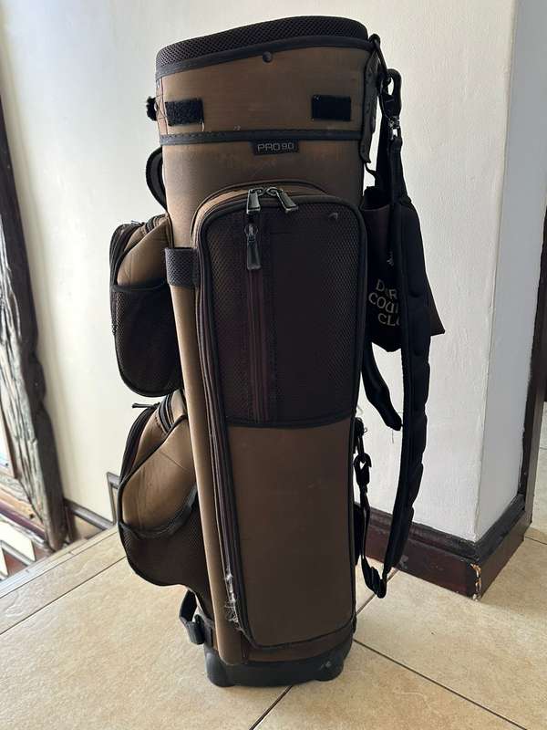 GREAT DIVIDER GOLF BAG IN GOOD CONDITION-PLEASE LOOK AT PICS-HEIGHT 84 CM-ALL ZIPS IN WORKING CONDIT