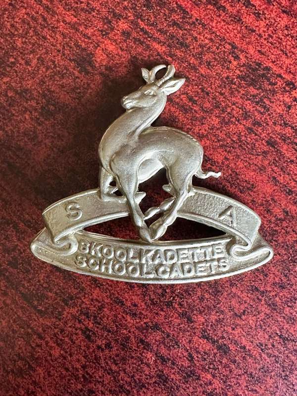 SA SCHOOL CADETS CAP BADGE IN WHITE METAL