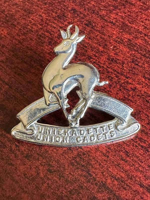SA SCHOOL OF CADETS CAP BADGE-CHROME-WORN 1970'S- 2 LUGS