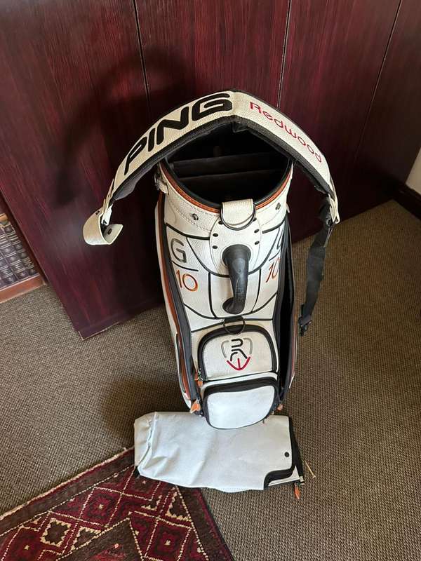 PING G10 DLX CART BAG-PRO CIRCUIT-THIS BAG IS IN VERY GOOD CONDITION,WITH ALL ZIPS WORKING-COMES WIT