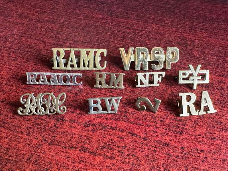 MIXED TITLE LOT- 10 ITEMS IN TOTAL-LUGS COMPETE