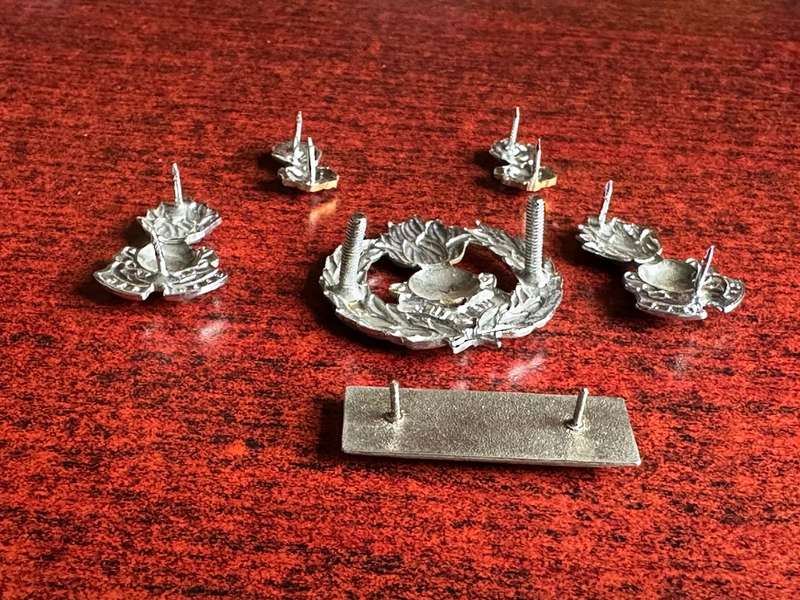 SA ENGINEERS CAP,COLLARS,MESS DRESS COLLARS AND BERET BAR -WORN SINCE 1970-ALL PINS + LUGS INTACT