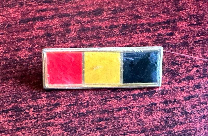 SA CORPS OF MILITARY POLICE 2ND TYPE BERET BAR-GUARDSMAN RED/ SAFFRON/ BLACK- INTRODUCED IN 1988- 2
