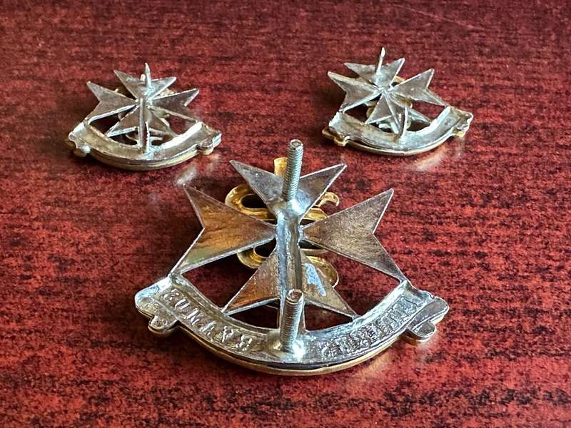 SA MEDICAL SERVICES, BI/METAL CAP AND COLLARS-WORN FROM 1983-LUGS + PINS INTACT