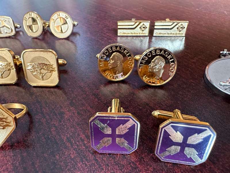 LARGE SELECTION OF CUFFLINKS AND OTHER BADGES-SOLD TOGETHER-ALL IN UNUSED CONDITION