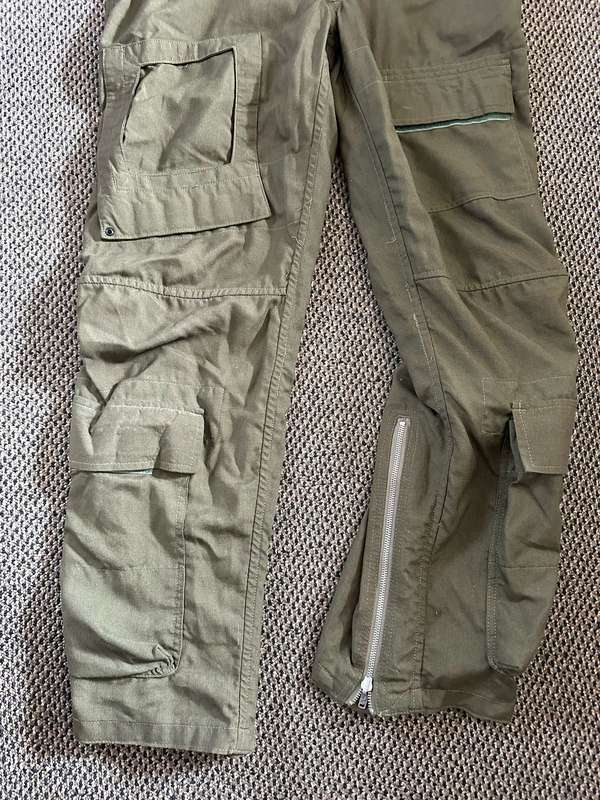 SAAF FLYING SUIT-LABELLED AND DATED 1988-SIZE RL 91-THIS OVERALL IS IN VERY GOOD CONDITION(ALMOST UN