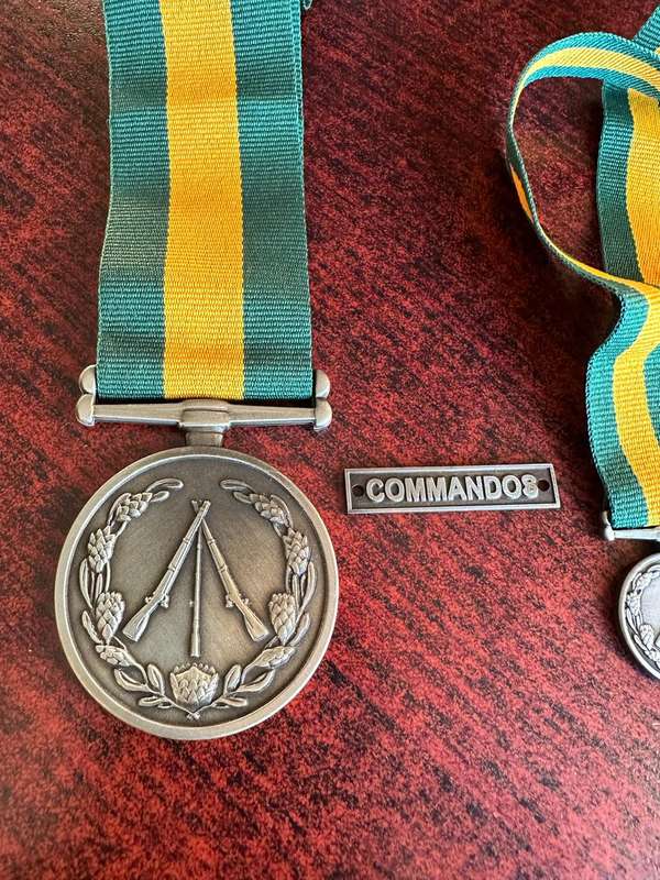 COMMANDO CLOSURE MEDAL,FULL SIZE (NUMBERED) WITH MINIATURE AND BARS