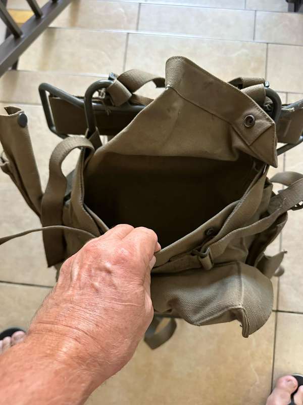 SADF PATTERN 73 RADIO BAG WITH METAL FRAME IN GOOD AND COMPLETE CONDITION-A 53/B-57 MANPACK RADIO IN