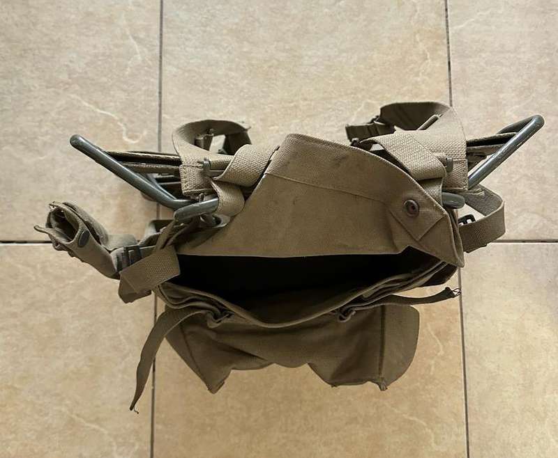 SADF PATTERN 73 RADIO BAG WITH METAL FRAME IN GOOD AND COMPLETE CONDITION-A 53/B-57 MANPACK RADIO IN