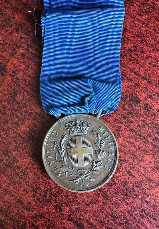 ITALIAN BRONZE MEDAL OF MILITARY VALOR (MEDAGLIA D'ARGENTO AL VALOR MILITARE)