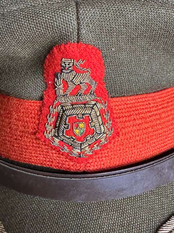 SADF SENIOR OFFICERS PEAK CAP STAFF QUALIFIED-GOOD CONDITION-SIZE 58