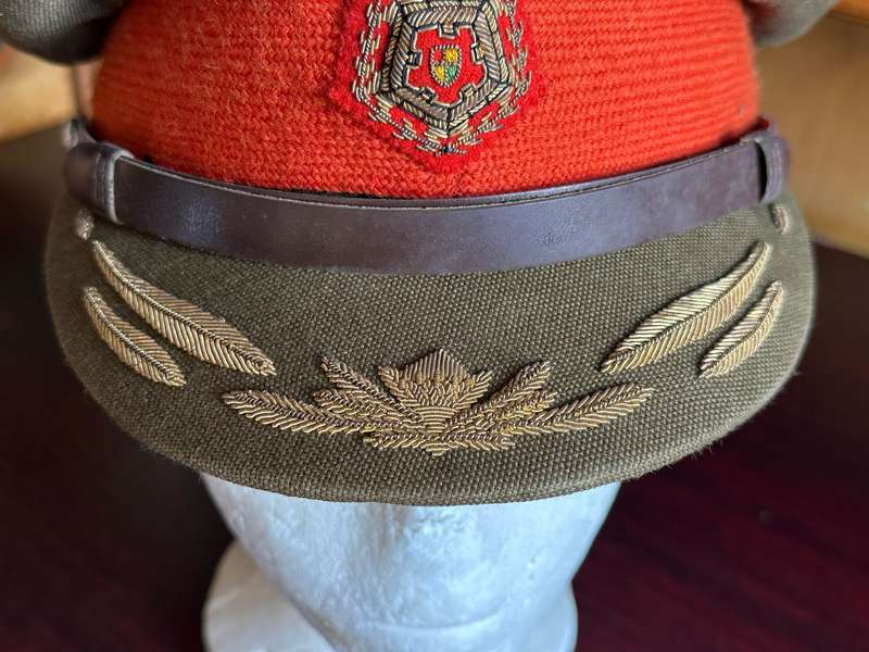 SADF SENIOR OFFICERS PEAK CAP STAFF QUALIFIED-GOOD CONDITION-SIZE 58